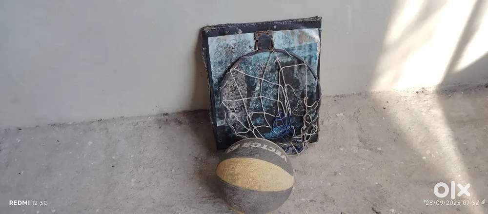 Basket ball net aur basket ball