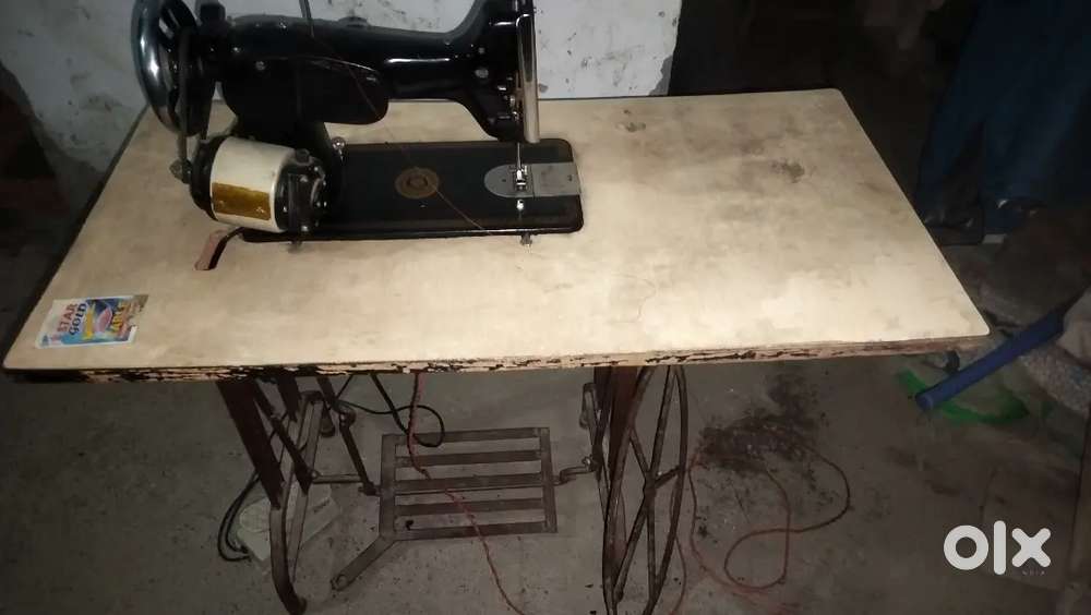 Peako sewing machine with motor