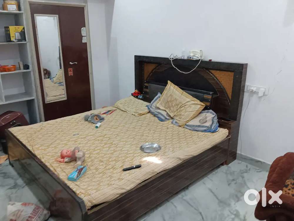 2 bhk house with wi fi and water ro including
