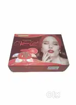 MAKEUP KIT