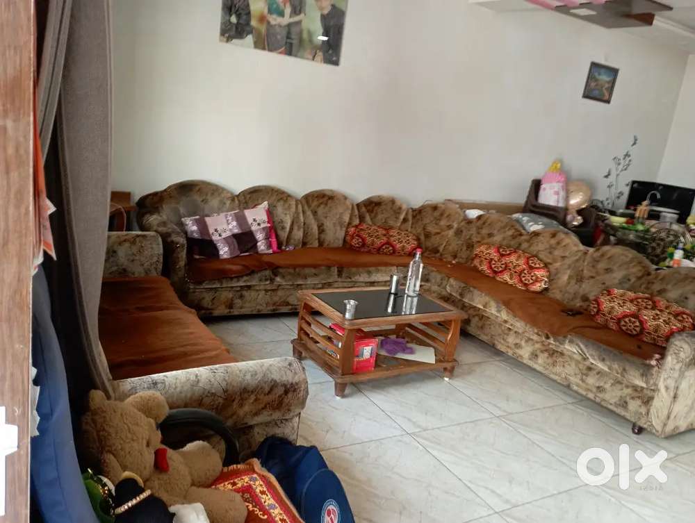 સોફા વેચવા ના છે