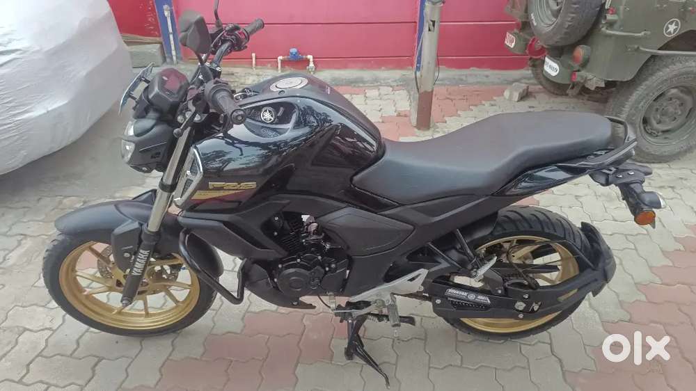 YAMAHA FZ S V4 MID NIGHT EDITION IN GOOD CONDITION