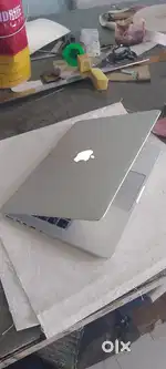 Apple macbook pro 8gb 256gb very less used