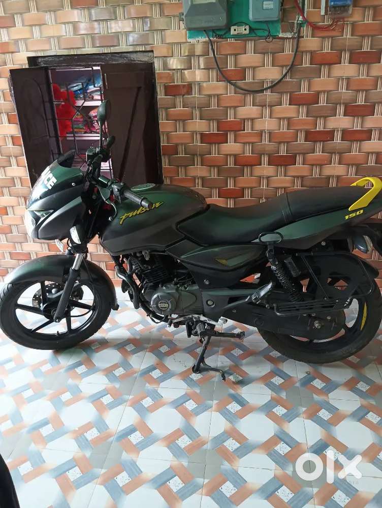 Bajaj pulsur 150 single handled first owner