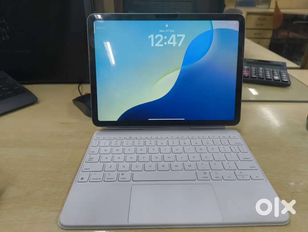Ipad Air M3 11 inch with Magic Keyboard