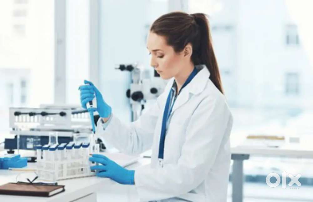 Lab technician (male)