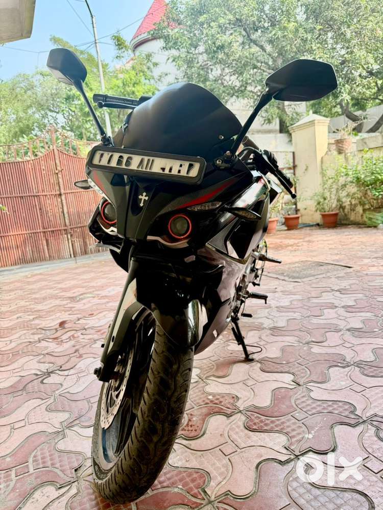 Bajaj Pulsar RS 200 (2016) - Excellent condition - Only 24K KMs driven