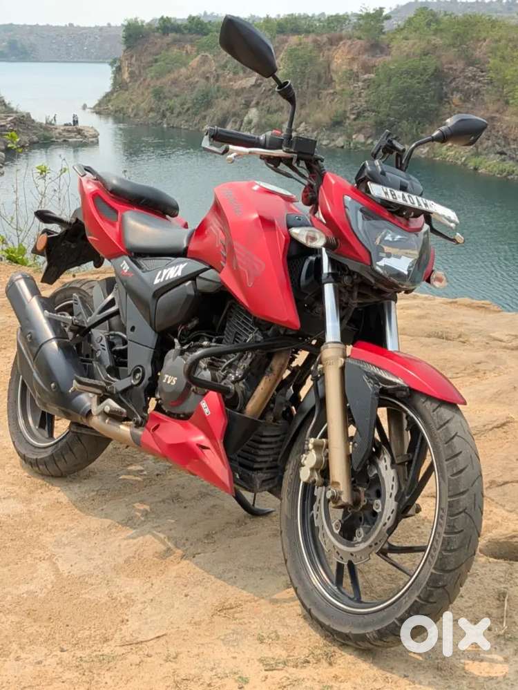 Apache RTR 200 4v