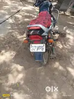 Bajaj CT 100 bech rahe hain