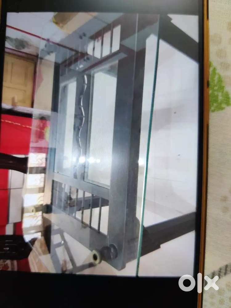 DINIGTABLE WITH 6 CHAIR