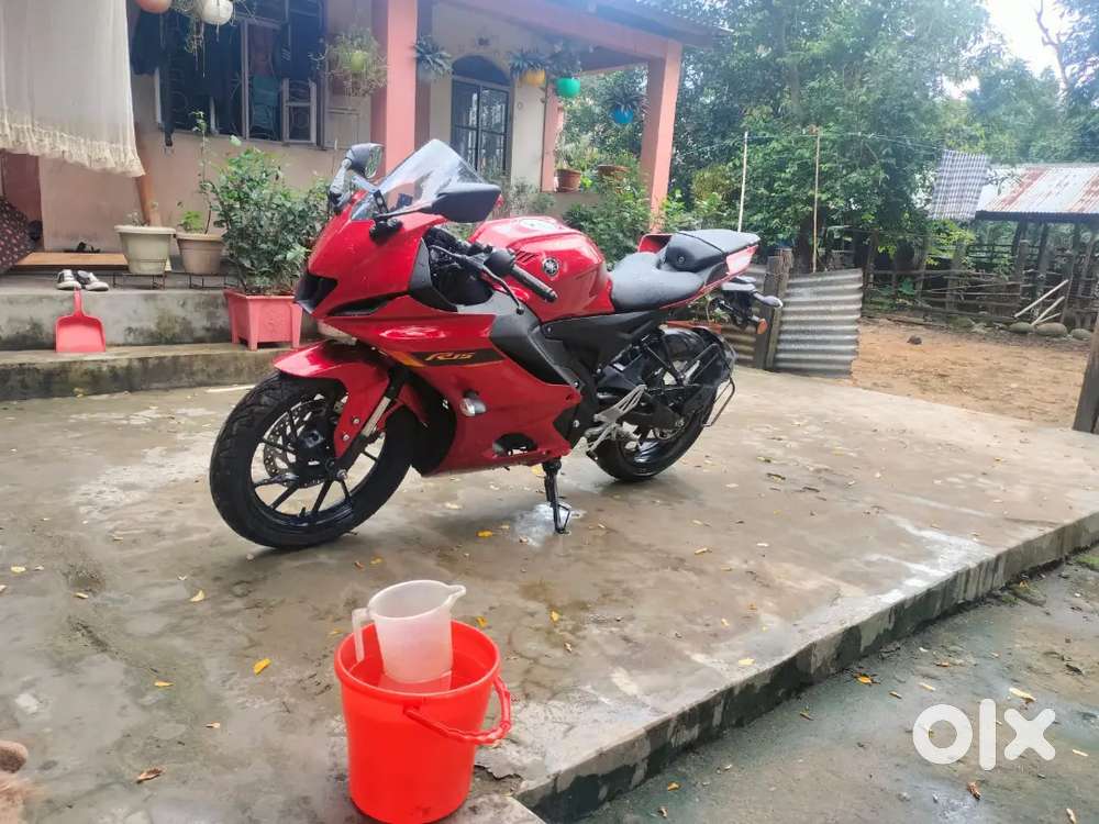 Yamaha R15 v-4 red colour