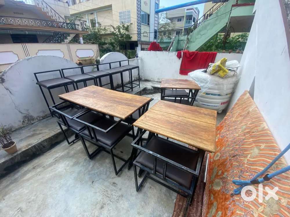 3 tables 15 chair