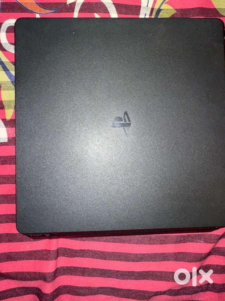 Ps4 Console, With 1Tb Storage, And 8 Games Cds