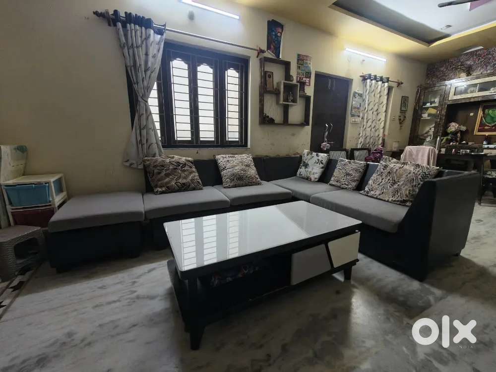 Royaloak 3+2+1 Sof set with Center Table & Cushions - Good Condition