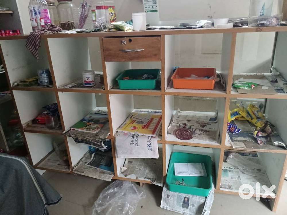 Shop box table with cash box