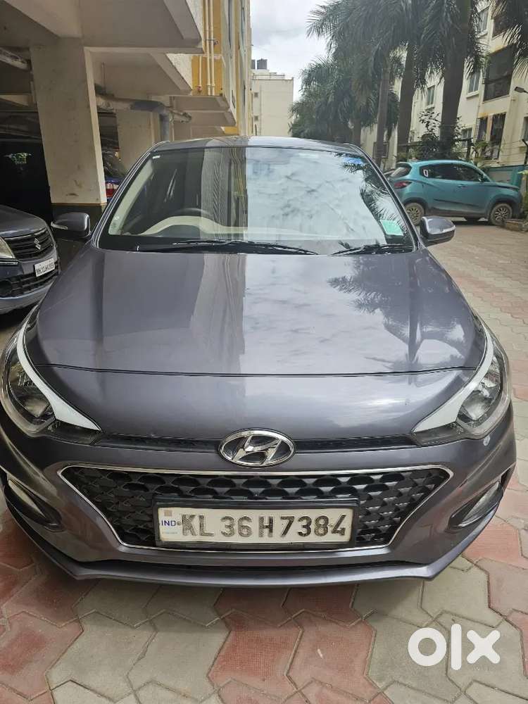 Hyundai i20 Sportz Petrol MT 2019–First OwnerExcellent ConditionGrey