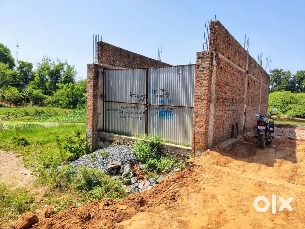 मैं प्लॉट बेच रहा हू