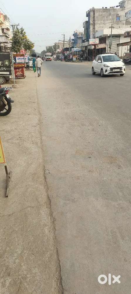 रायपुरा शानदार लोकेशन का plot