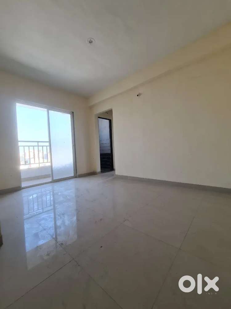 1 BHK Big Flat _ Front Side _ Lower Floors