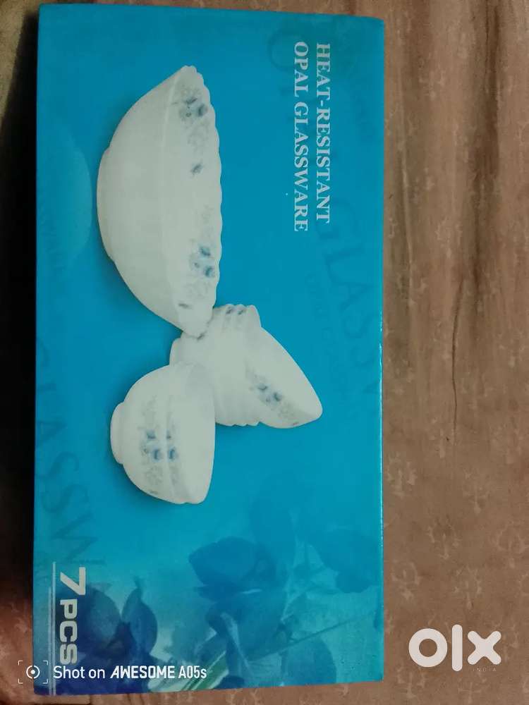Brand New Opal glassware 7 pcs pudding set