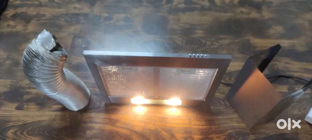 Chimney (2 H x 2 W x 1.5 D), with 02 bulb, 3 speed fan, good condition