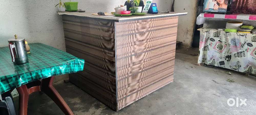 Counter table