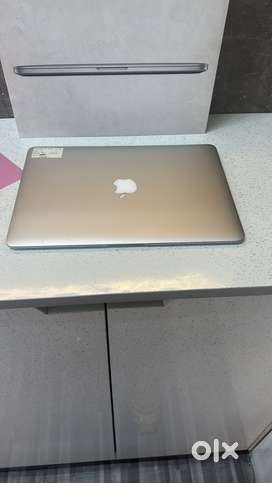 Apple Macbook Air A1466 used laptop ((core i5,8gb,256gb ))