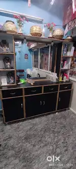 MIRROR TABLE