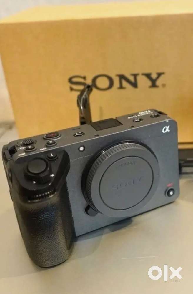 Sony ILME-FX30 Camera 26.1mp + XLR handle w Warranty Bill Box