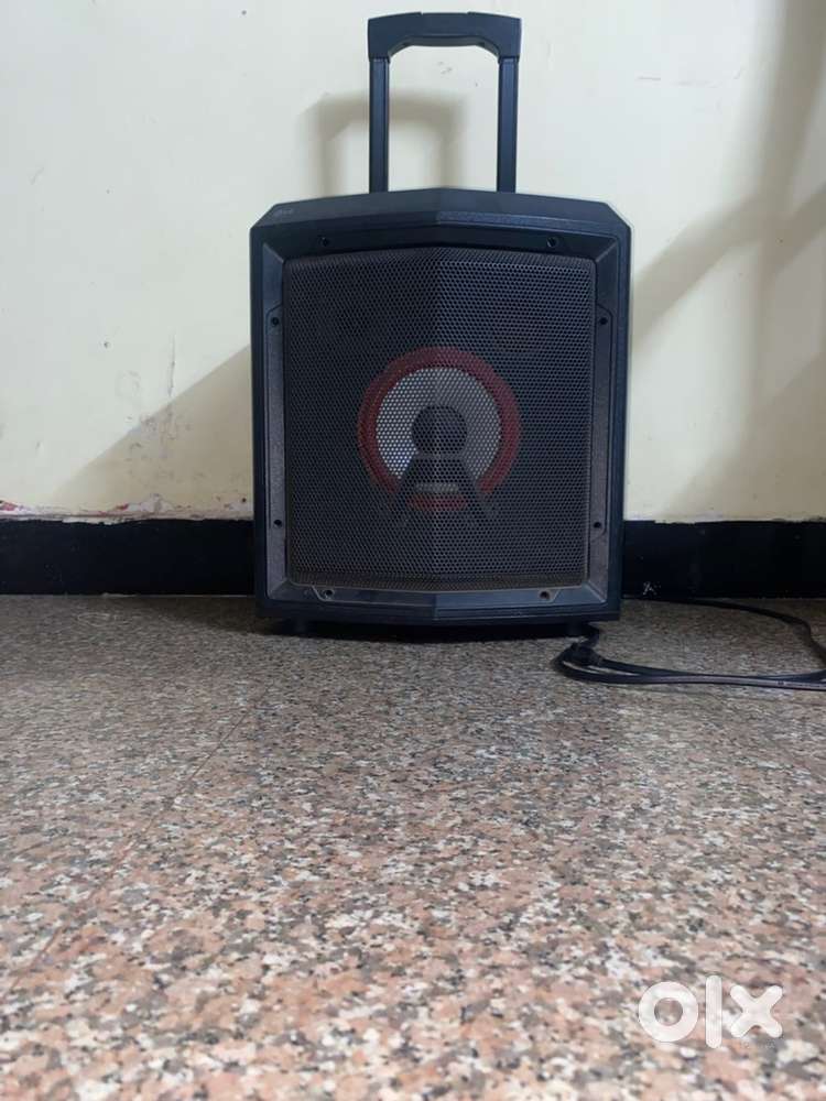 LG BOOMBOX PORTABLE SPEAKER (with mic from ahuja)