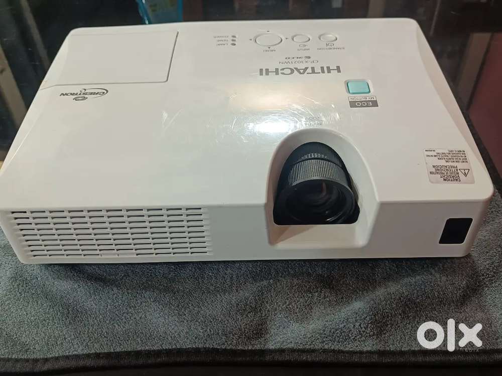 Hitachi HD Projector