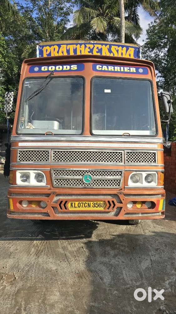 Ashok leyland 14 wheel lorry