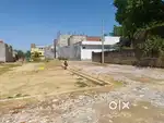Gomti Nagar extension me plots le bahut hi achhe location par