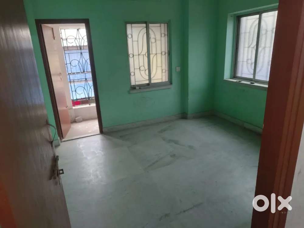 GARAT 2RK SEPARATE FLAT RENT IN NEAR DUMDUM METRO STATION