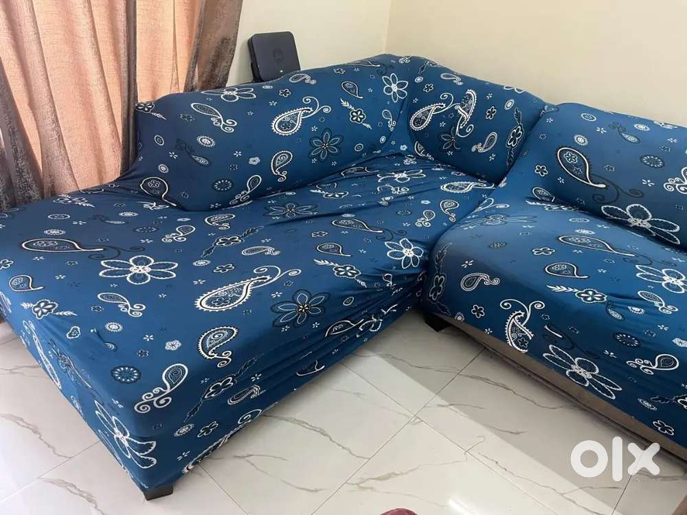 Branded L shape 6 seater sofa