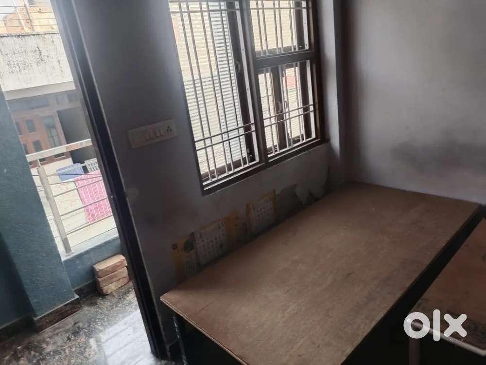 Flat and flatmates needed in mahesh nagar