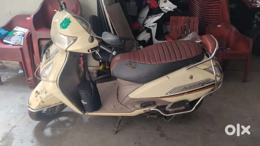 Jupiter classic scooty
