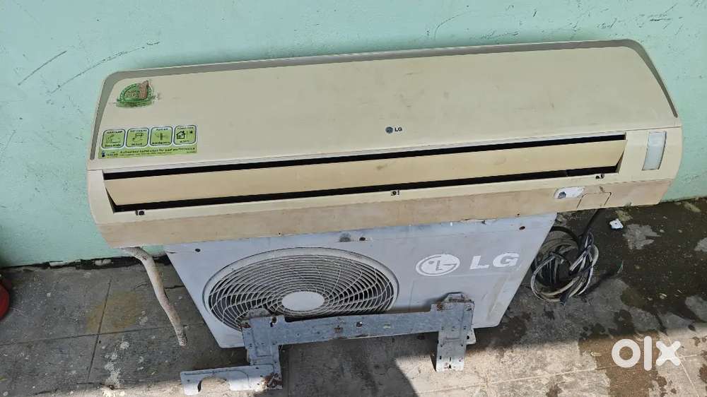 LG AC1.5, LG Whirlpool 2 fridge available verygood conditiona availabe