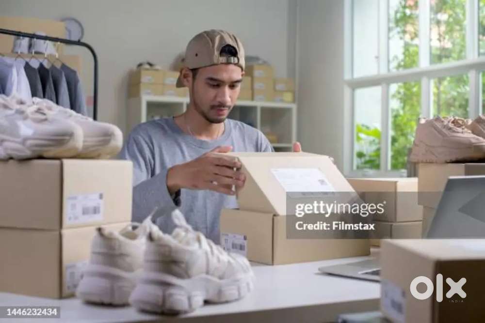 Shoes werehouse packing