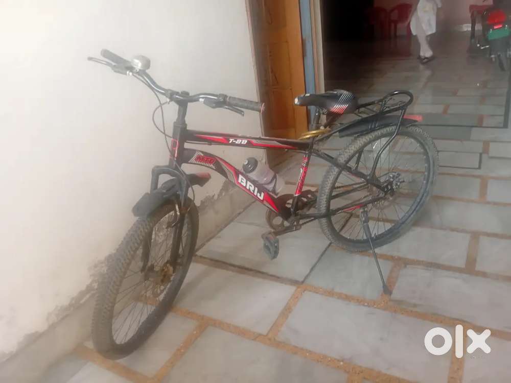 Compony Brij good condition 1year urgent sell genuine person contact