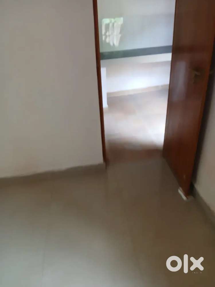 2 BHK INDEPENDENT HOUSE AT MAMANGALM SALEy