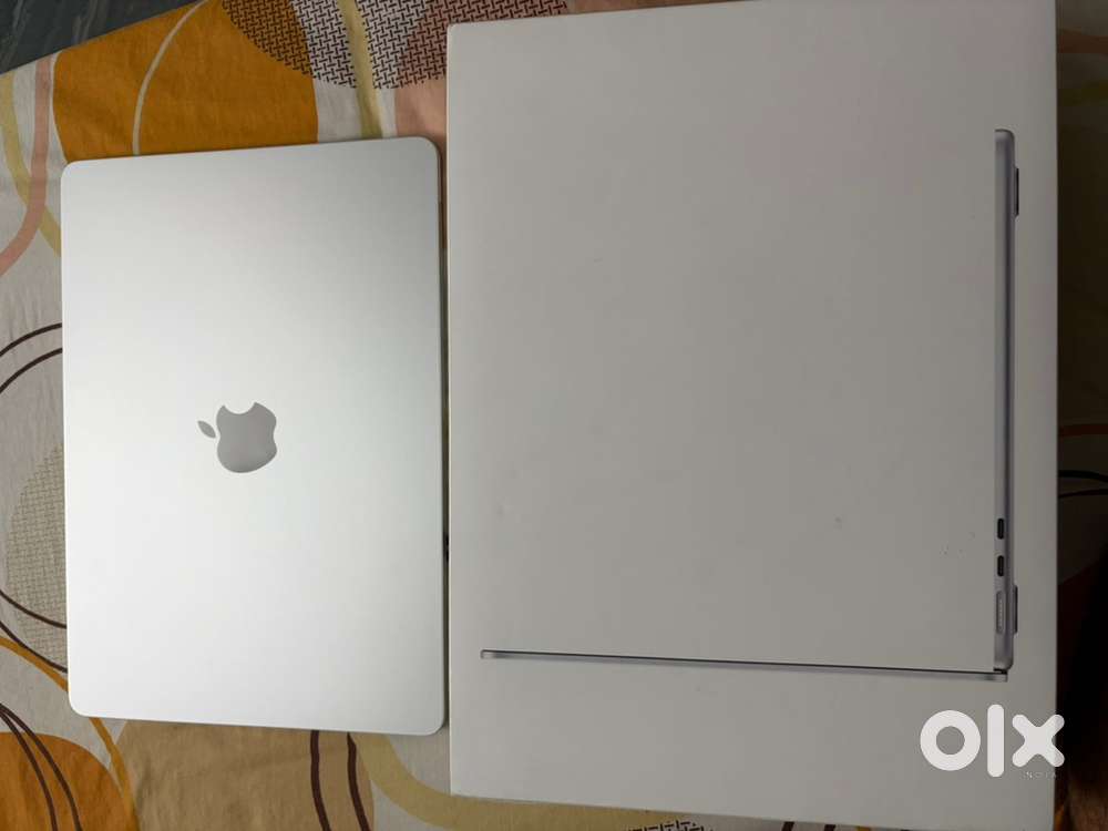 MacBook Air M2 (16GB / 256GB SSD) — Apple Warranty