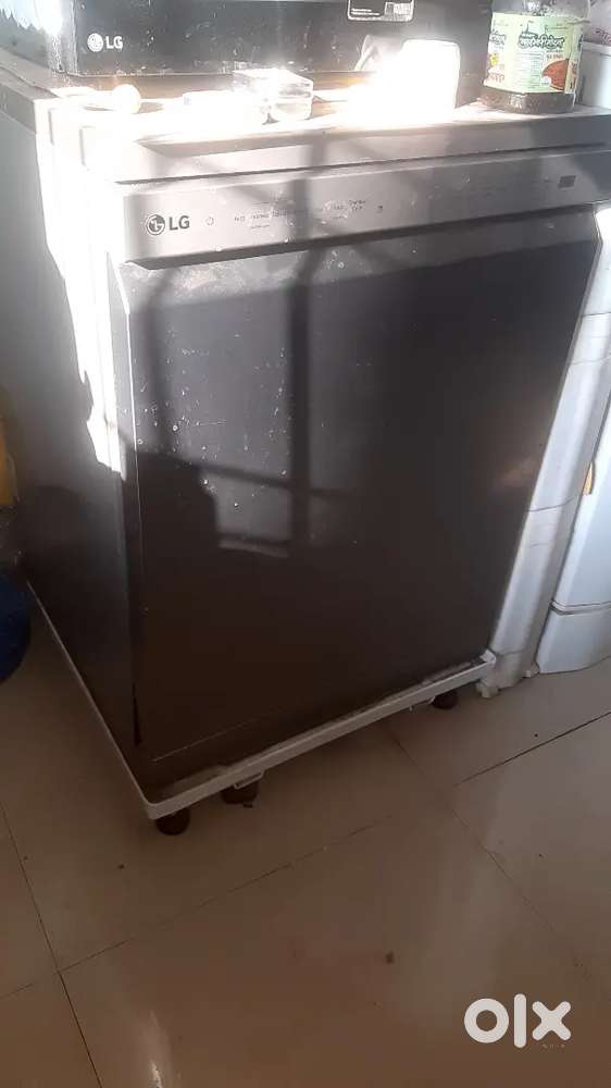 Dishwasher LG silver colored