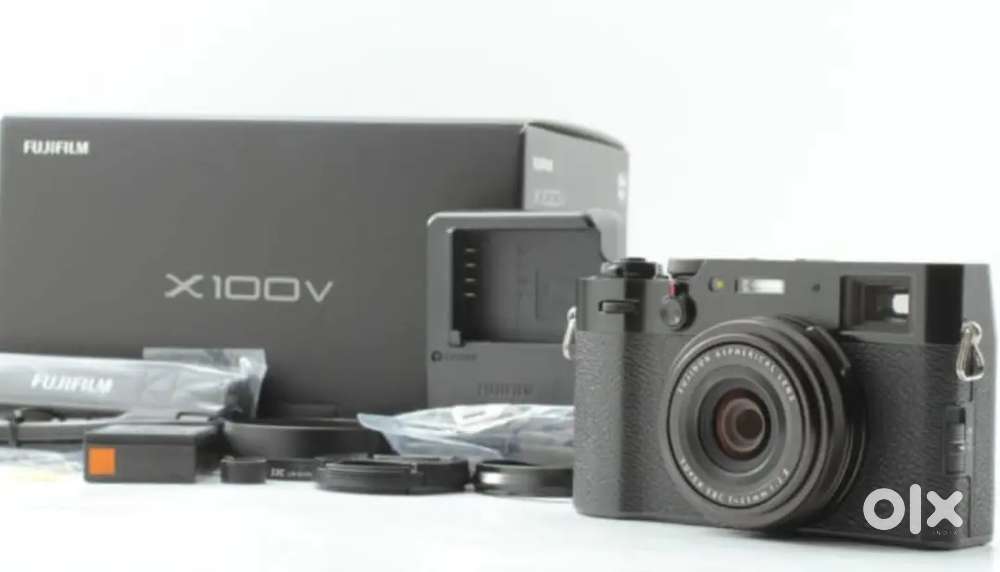 Fujifilm X100V 26.1MP Fuji Camera Black w/Box From JAPAN