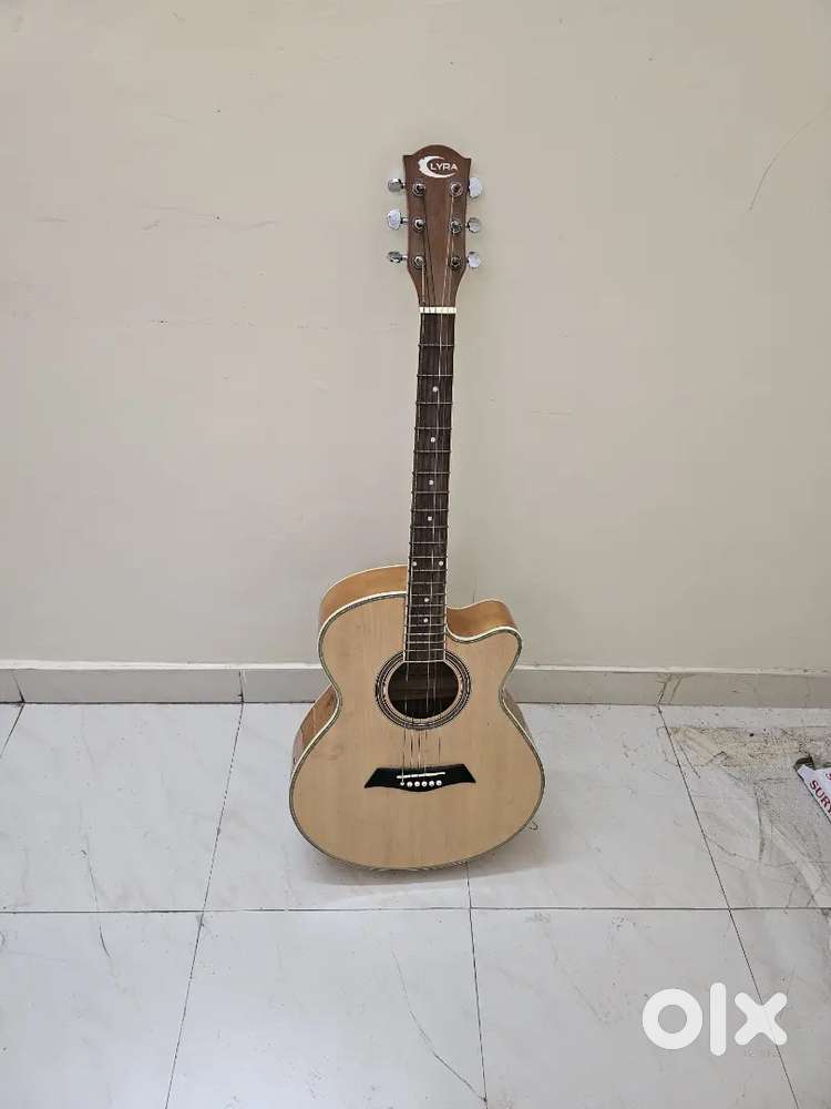 GUITAR FOR SALE