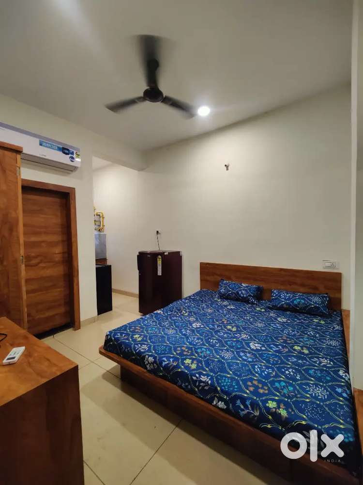Fully Furnished 1Rk Zero Brokarege!! Near Bombay Hospital