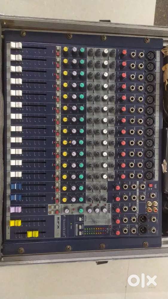 Soundcraft efx 12 mixer