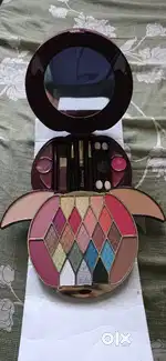 MAX TOUCH makeup set,lip colour,and eye liner