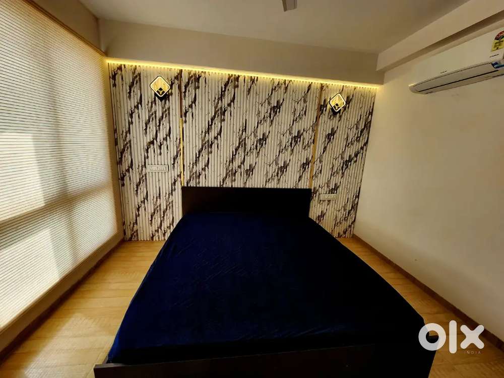 NEAR JAWAHAR CIRCLE, 2 BHK FURNISHED FLAT FOR BACHLERS AND FAMLIES.