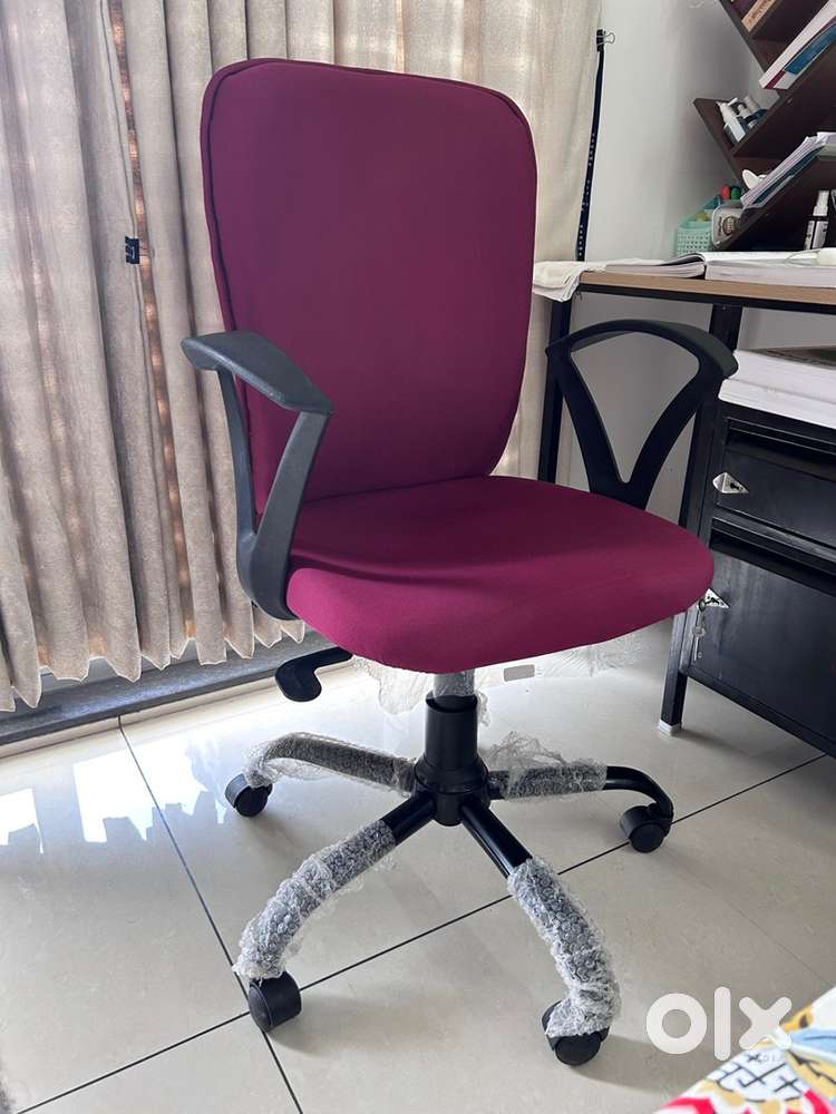 1 month old Argonomic chair  Brand Green Soul